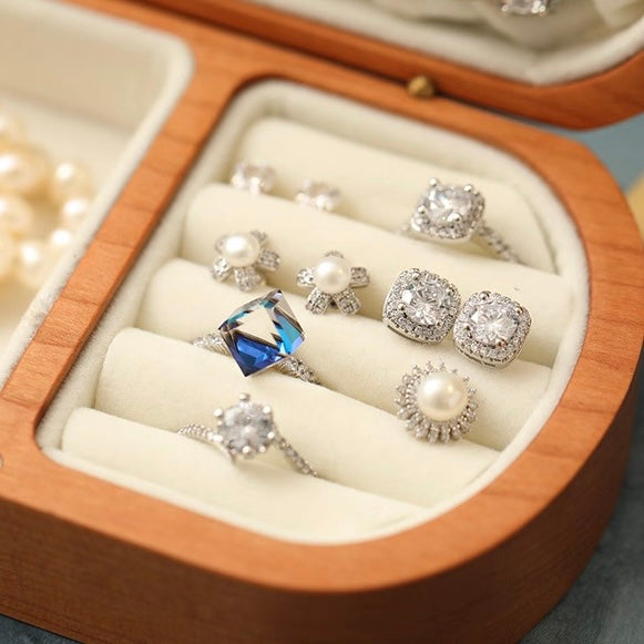 Dearly Mini Portable Jewelry Box