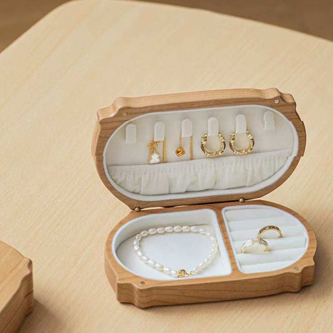 Spotted Cat Walnut Jewelry Organizer Box