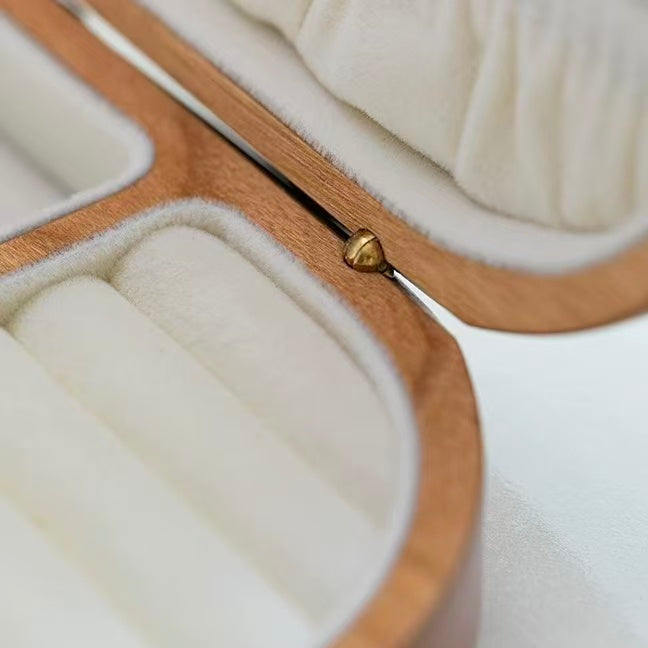 Spotted Cat Walnut Jewelry Organizer Box