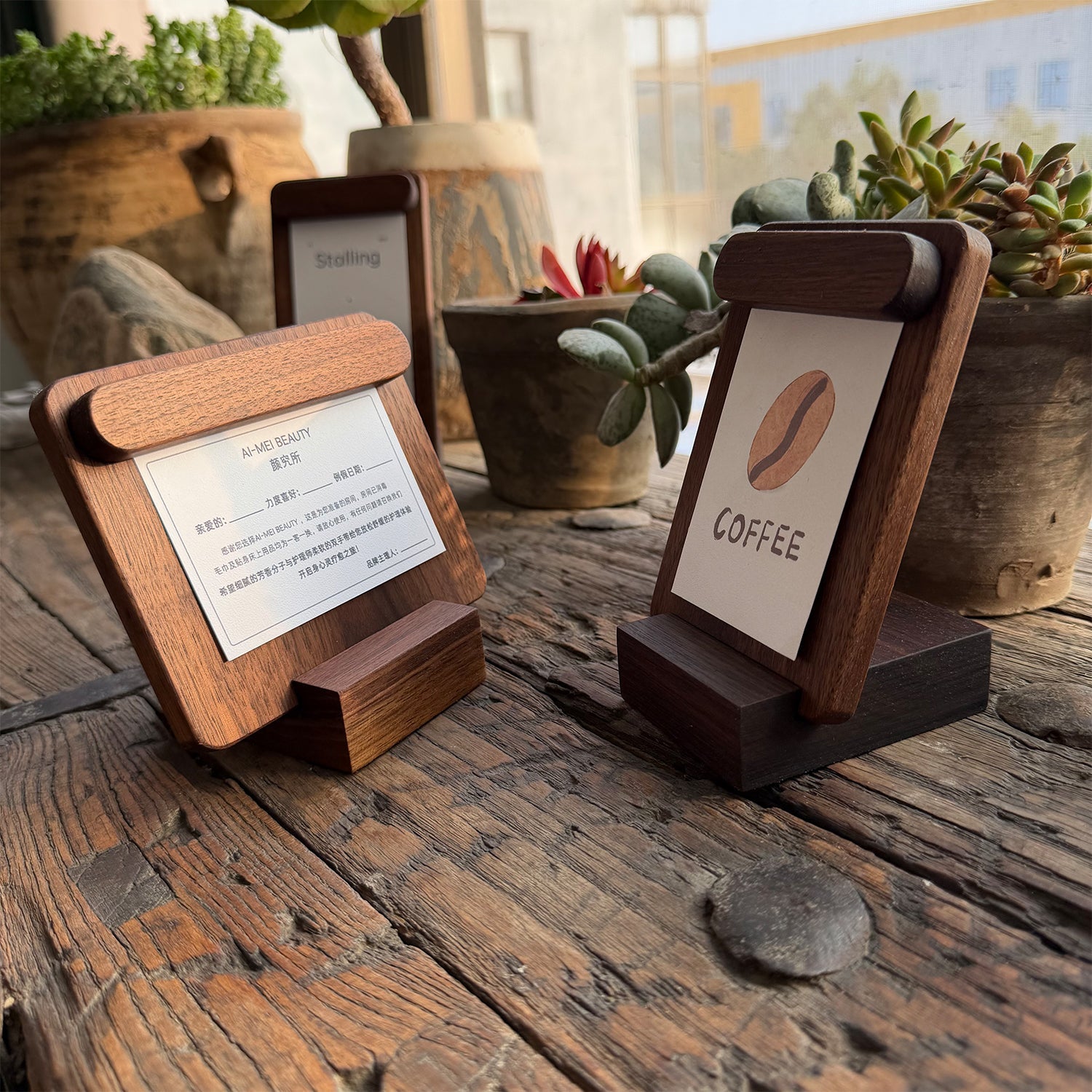 Mono Minimalist Walnut Magnetic Menu Stand for Cafés