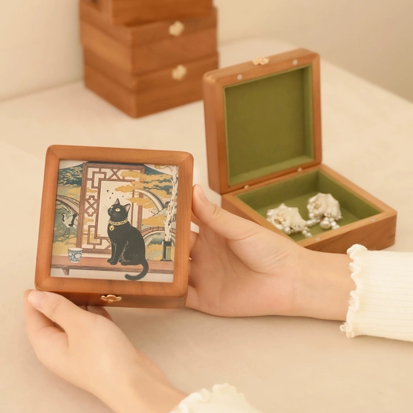 Merrin Solid Cherry Wood Jewelry Box With Creative Art Glass-Top