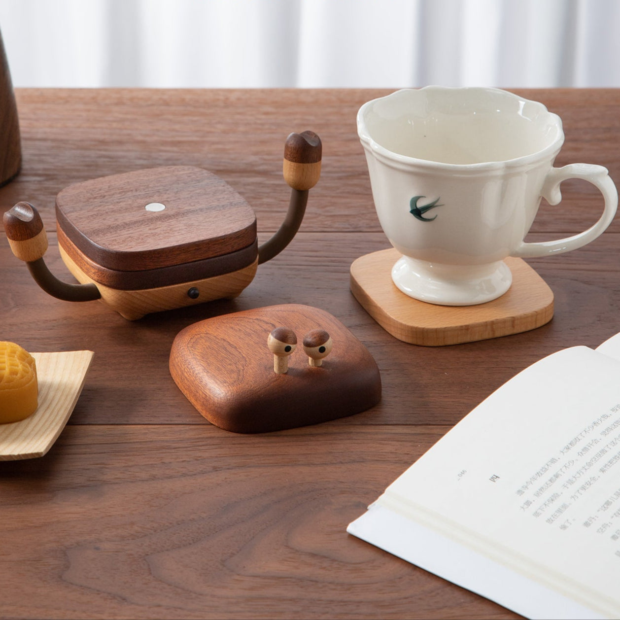 Crab Solid Wood Coaster Set