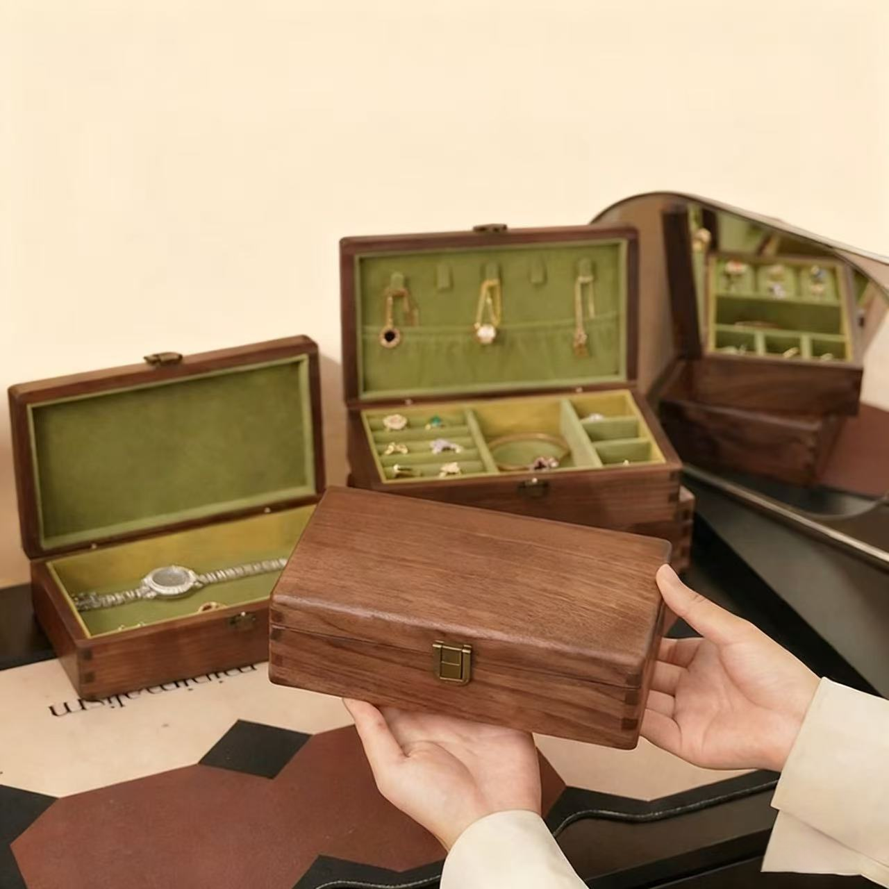 Emerald Minimalist Walnut Jewelry Box