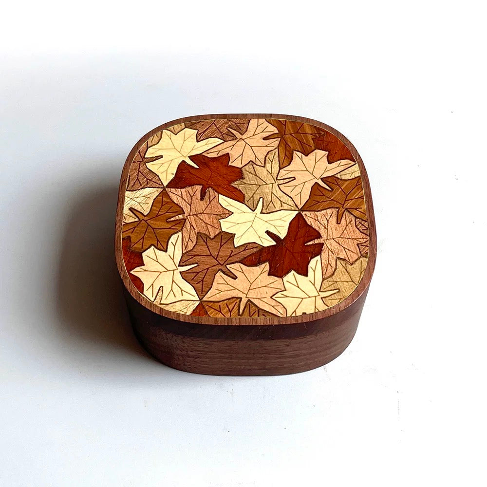 Inlaya Handmade Walnut Retro Magnetic Jewelry Box