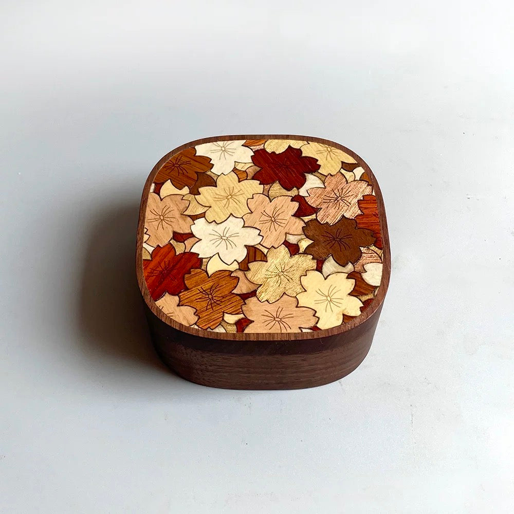 Inlaya Handmade Walnut Retro Magnetic Jewelry Box