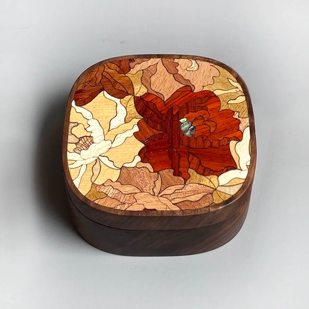 Inlaya Handmade Walnut Retro Magnetic Jewelry Box