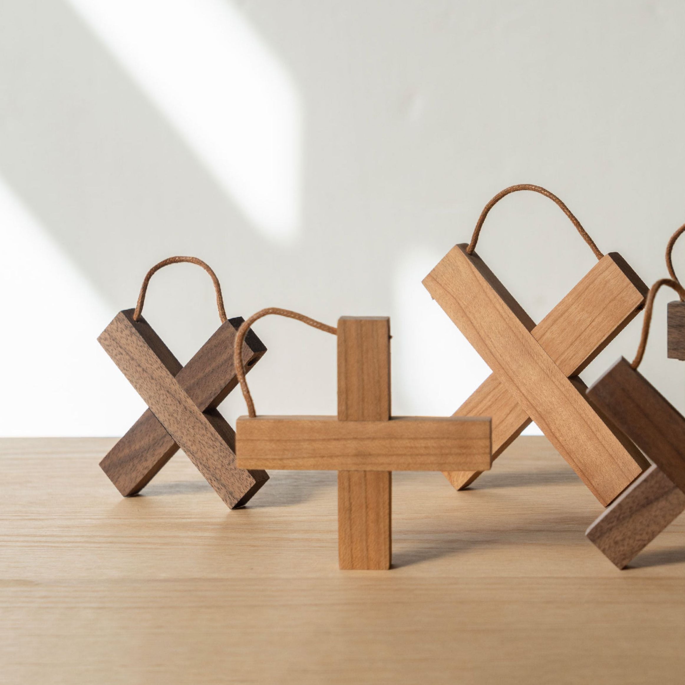 Cross Solid Wood Heat-Resistant Trivet