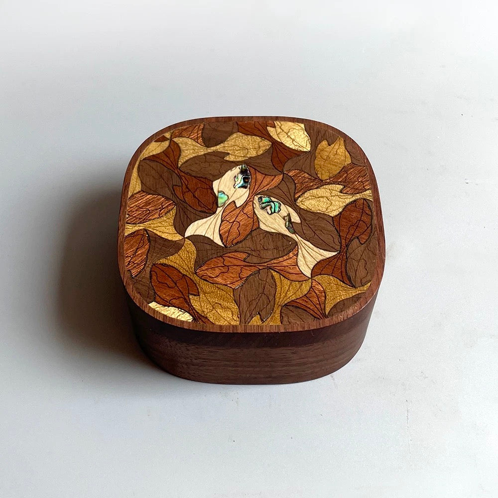 Inlaya Handmade Walnut Retro Magnetic Jewelry Box