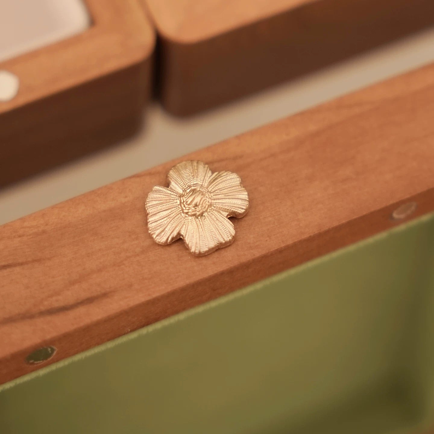 Merrin Solid Cherry Wood Jewelry Box With Creative Art Glass-Top