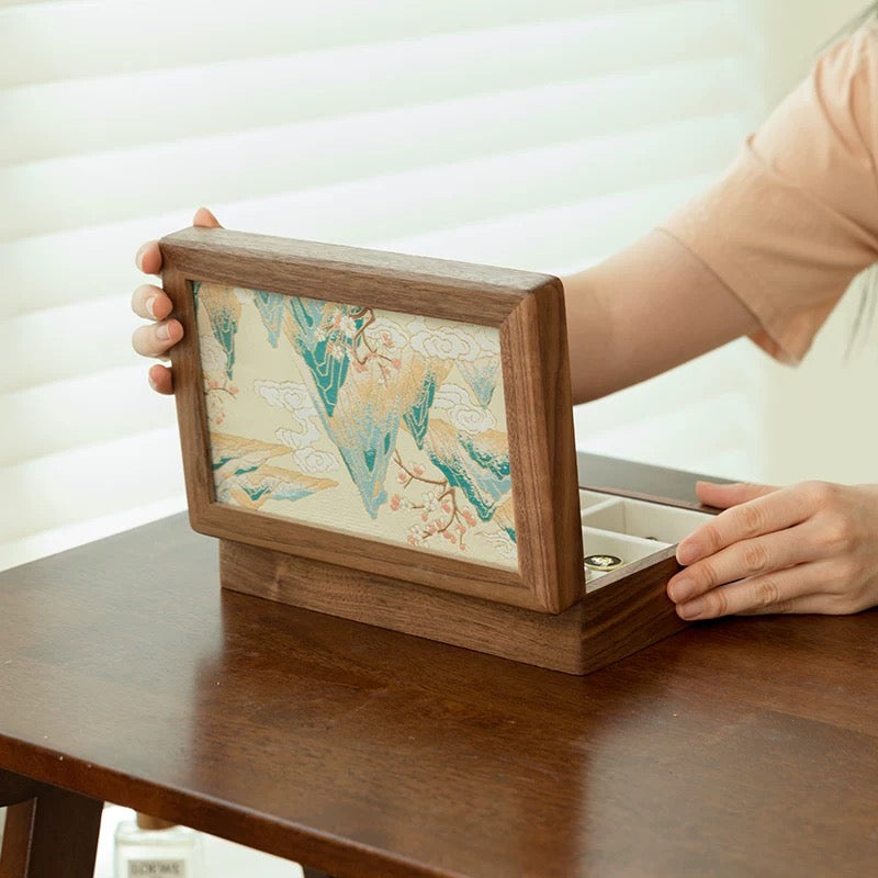 Solara Walnut Retro Embroidered Jewelry Box