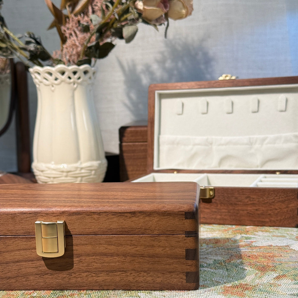 Emerald Minimalist Walnut Jewelry Box