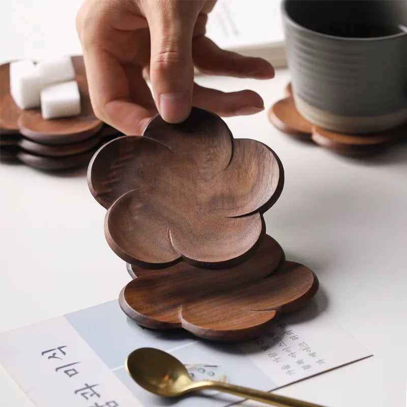 Petal Walnut Coaster Set (4 pcs)